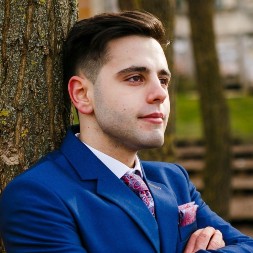 Mic Alexandru - freelance journalist